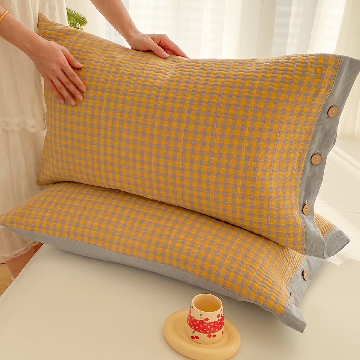 91家纺网 家纺一手货源 找家纺 美宜家 2026新款全棉水洗高密色织夹棉纺缝枕套高端全棉枕芯保护套 1.邂逅柠黄