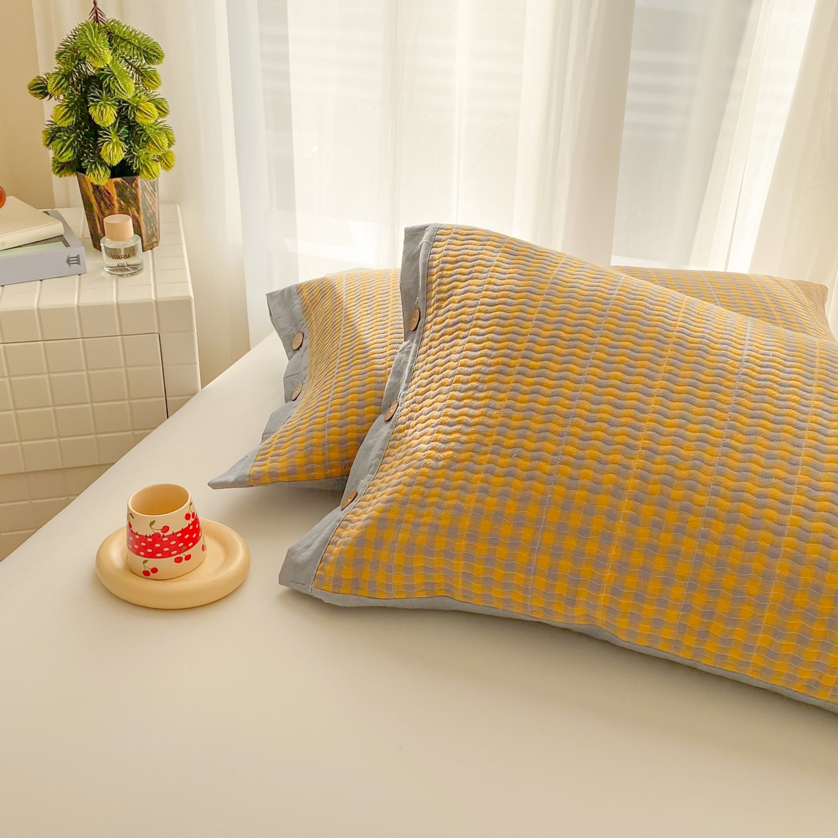 91家纺网 家纺一手货源 找家纺 美宜家 2026新款全棉水洗高密色织夹棉纺缝枕套高端全棉枕芯保护套 1.邂逅柠黄