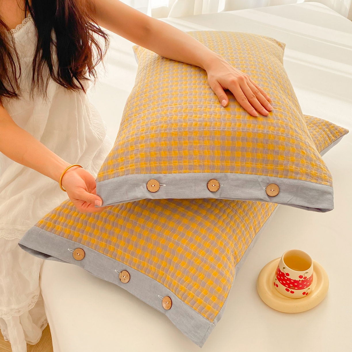 91家纺网 家纺一手货源 找家纺 美宜家 2026新款全棉水洗高密色织夹棉纺缝枕套高端全棉枕芯保护套 1.邂逅柠黄