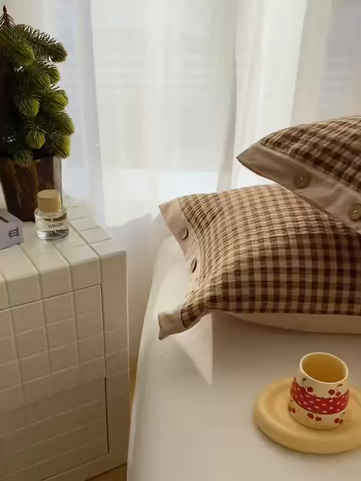 91家纺网 家纺一手货源 找家纺 美宜家 2026新款全棉水洗高密色织夹棉纺缝枕套高端全棉枕芯保护套 3.邂逅咖