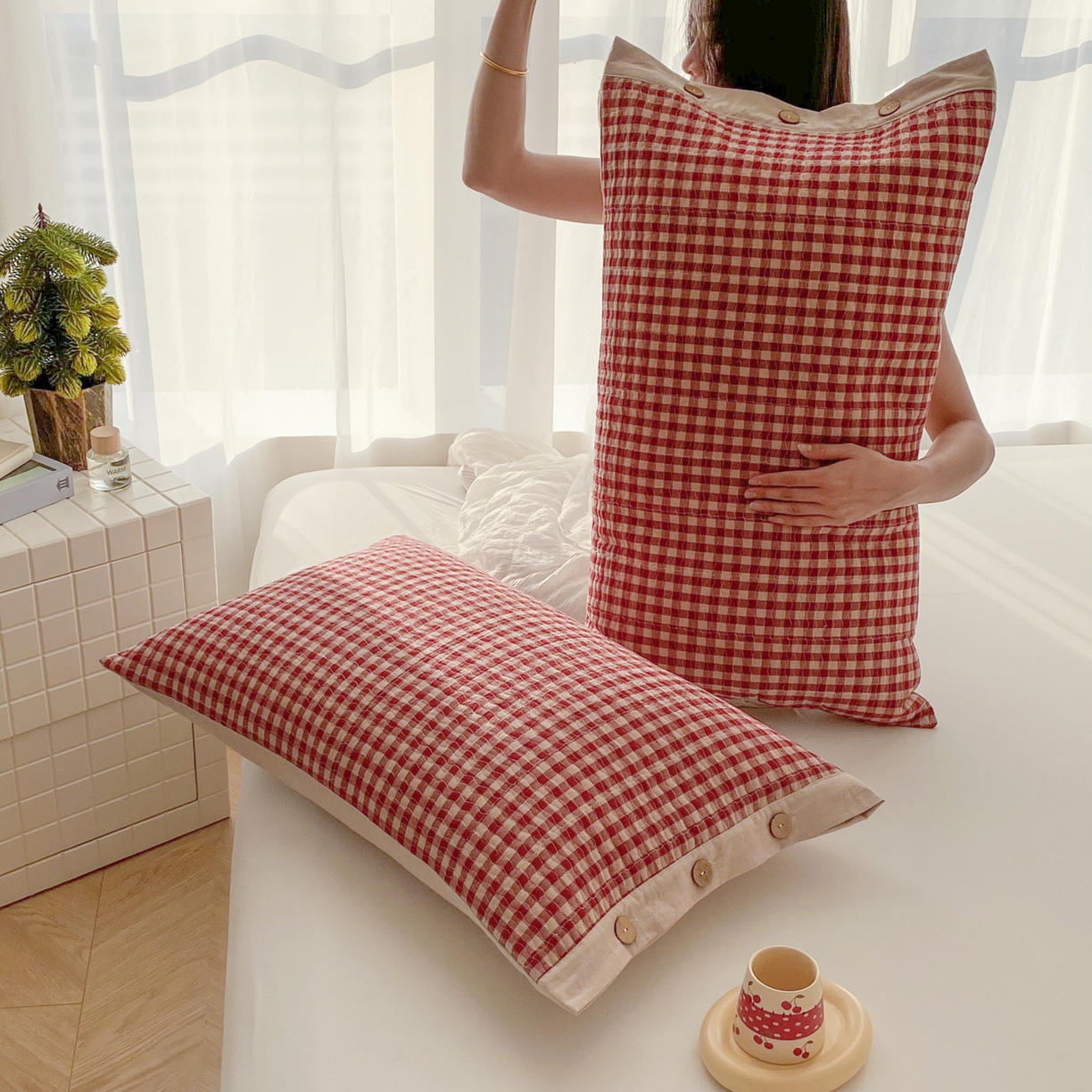 91家纺网 家纺一手货源 找家纺 美宜家 2026新款全棉水洗高密色织夹棉纺缝枕套高端全棉枕芯保护套 4.邂逅红