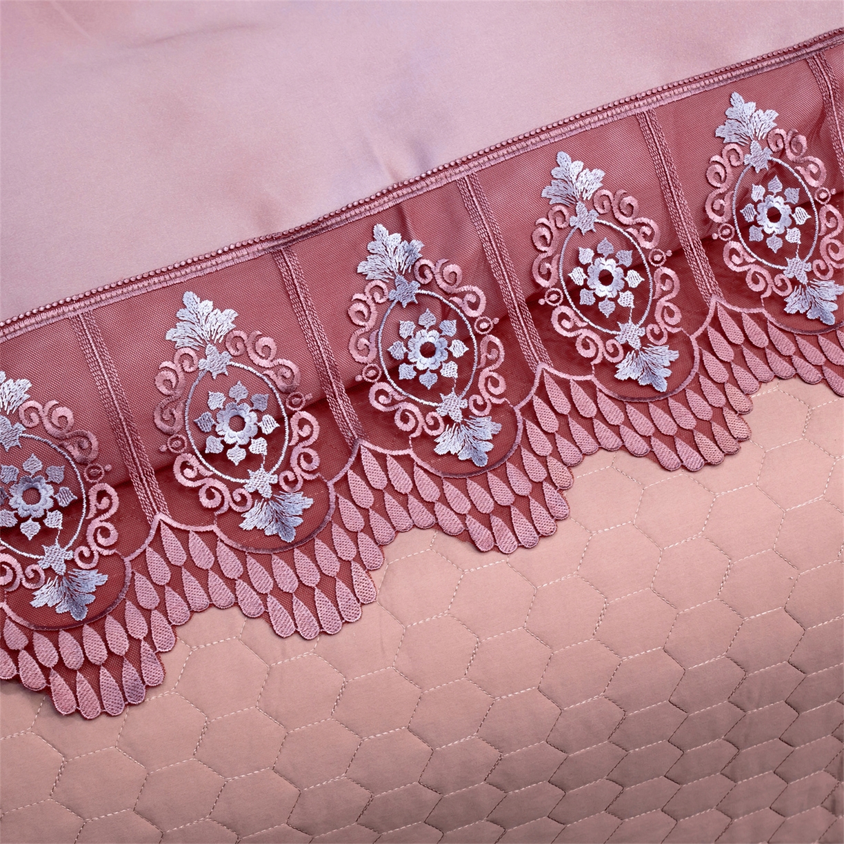 91家纺网 家纺一手货源 找家纺 OL家纺 2026新款高精密苏绣蕾丝四件套 金玉满堂-豆沙