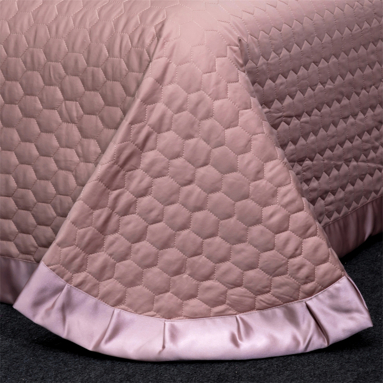 91家纺网 家纺一手货源 找家纺 OL家纺 2026新款高精密苏绣蕾丝四件套 金玉满堂-豆沙