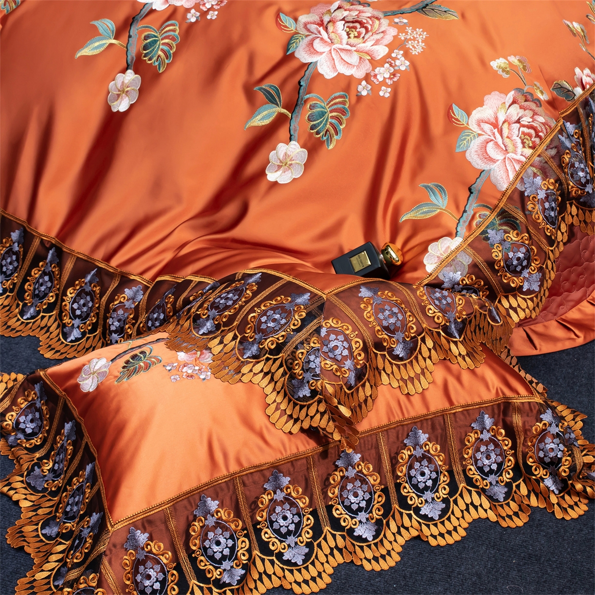 91家纺网 家纺一手货源 找家纺 OL家纺 2026新款高精密苏绣蕾丝四件套 金玉满堂-橘色