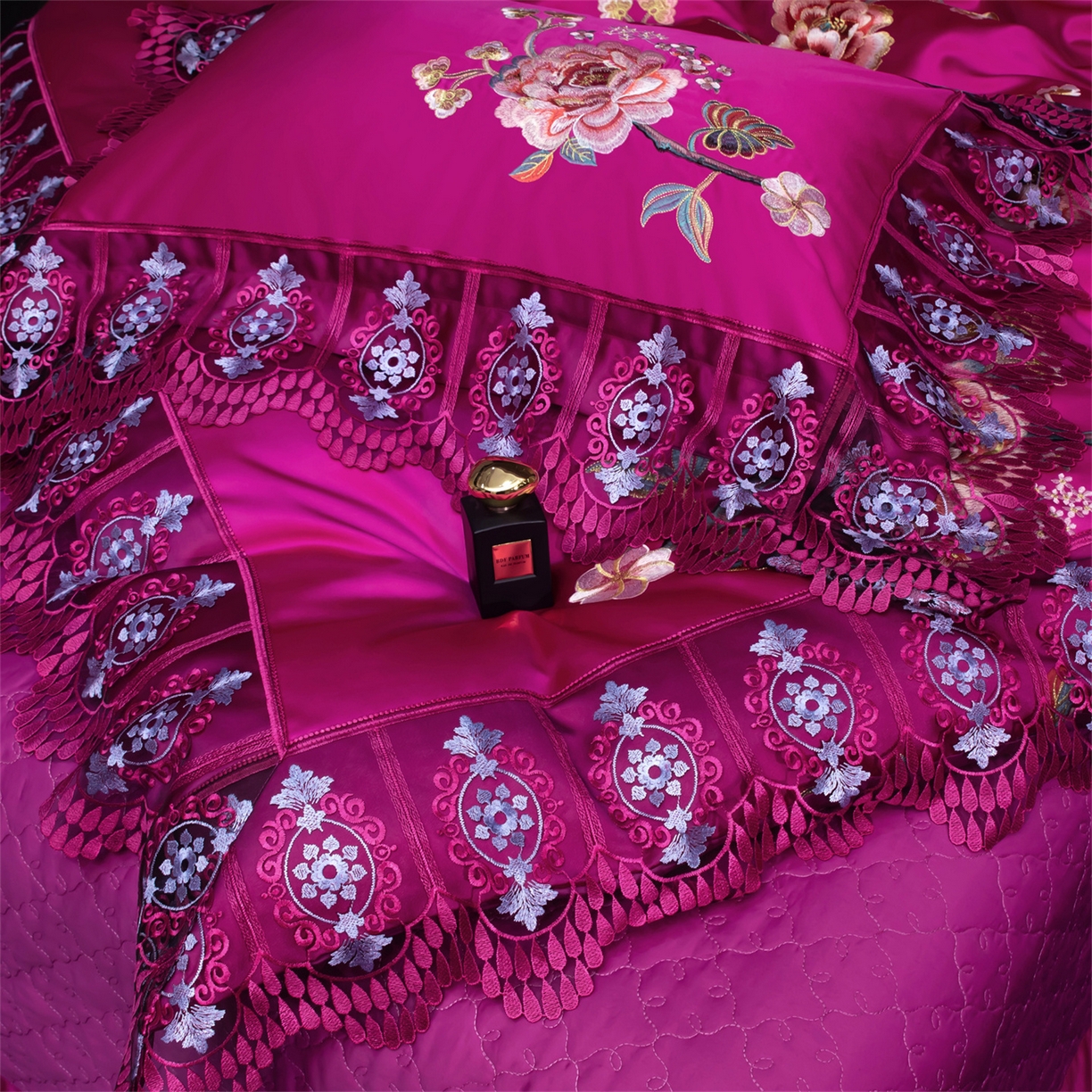 91家纺网 家纺一手货源 找家纺 OL家纺 2026新款高精密苏绣蕾丝四件套 金玉满堂-玫红