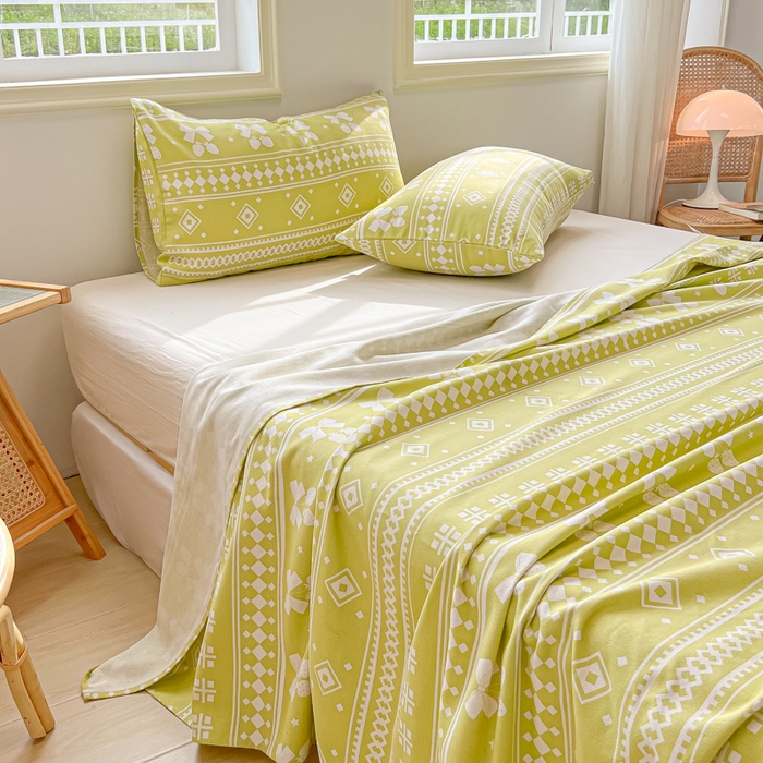 91家纺网 家纺一手货源 找家纺 爱彼家纺 2026新款原棉老粗布凉席席子床单条纹印花床单-粗纱系列一 草莓格绿