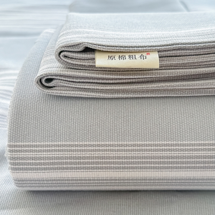 91家纺网 家纺一手货源 找家纺 爱彼家纺 2026新款原棉老粗布凉席席子床单条纹印花床单-粗纱系列一 灰白细条