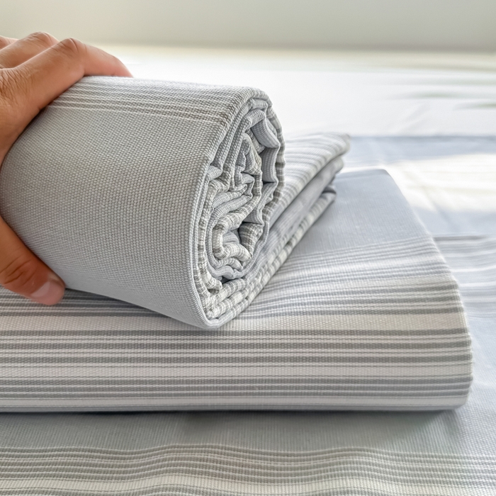 91家纺网 家纺一手货源 找家纺 爱彼家纺 2026新款原棉老粗布凉席席子床单条纹印花床单-粗纱系列一 灰白细条