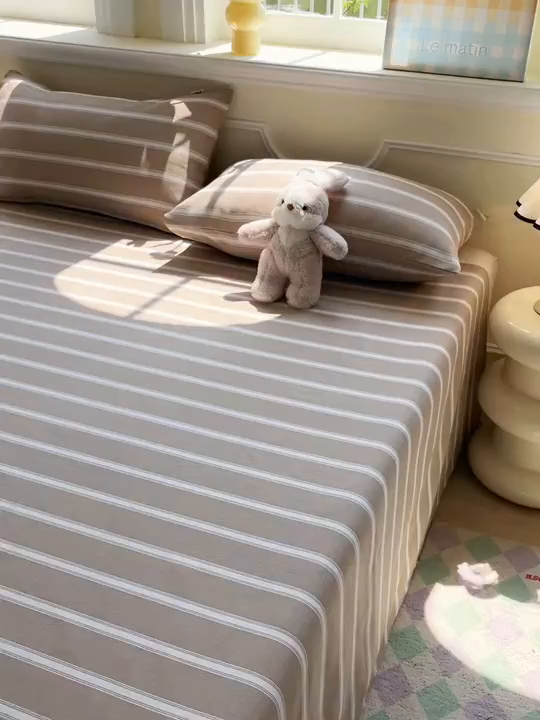 91家纺网 家纺一手货源 找家纺 爱彼家纺 2026新款原棉老粗布凉席席子床单条纹印花床单-粗纱系列一 奶咖中条