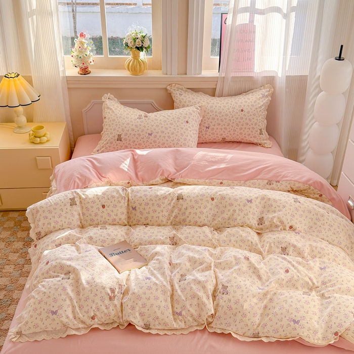 91家纺网 家纺一手货源 找家纺 芯贝儿 2026新款古法小清新全棉花边仿棉水洗棉法式四件套件被套床单 草莓熊