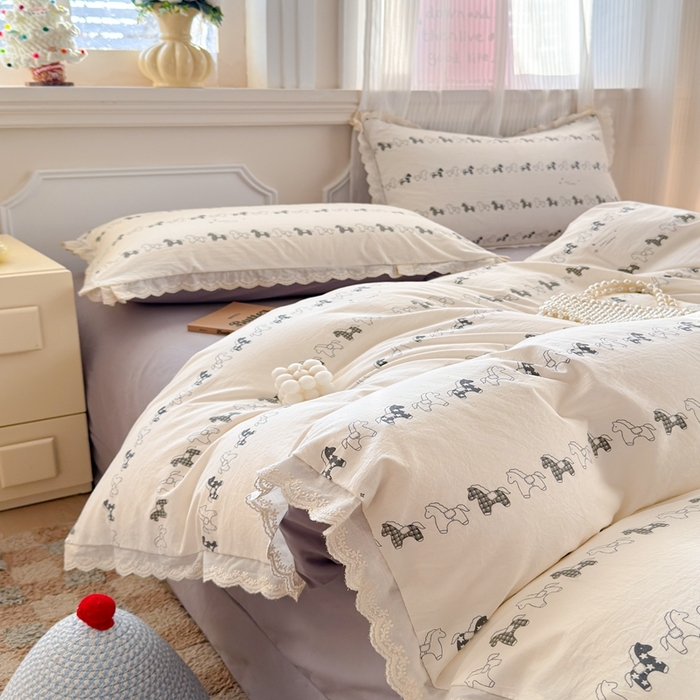 91家纺网 家纺一手货源 找家纺 芯贝儿 2026新款古法小清新全棉花边仿棉水洗棉法式四件套件被套床单 小木马