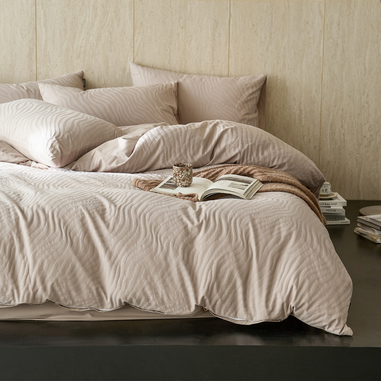 91家纺网 家纺一手货源 找家纺 小懒猪 2026新款亲肤舒适立体全棉提花四件套 杰斯-金属灰