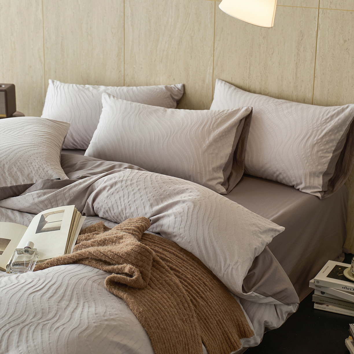 91家纺网 家纺一手货源 找家纺 小懒猪 2026新款亲肤舒适立体全棉提花四件套 杰斯-银灰