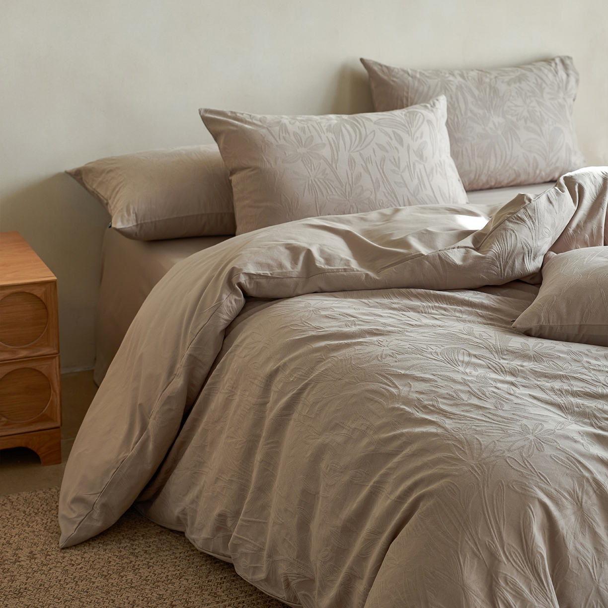 91家纺网 家纺一手货源 找家纺 小懒猪 2026新款亲肤舒适立体全棉提花四件套 秘境-金属灰