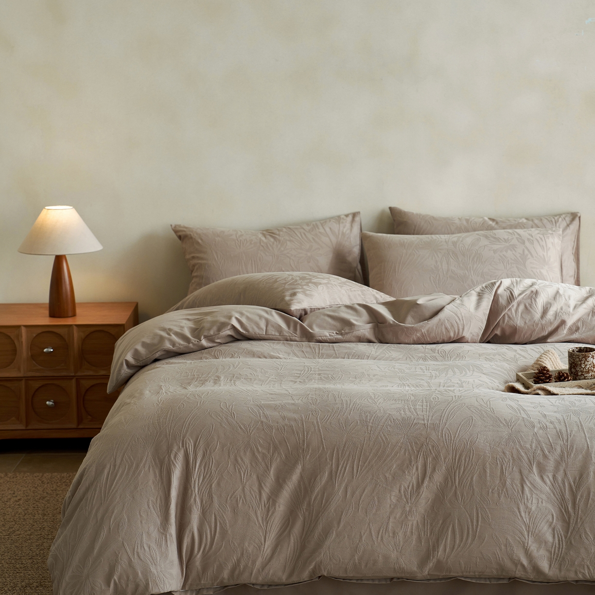 91家纺网 家纺一手货源 找家纺 小懒猪 2026新款亲肤舒适立体全棉提花四件套 秘境-金属灰