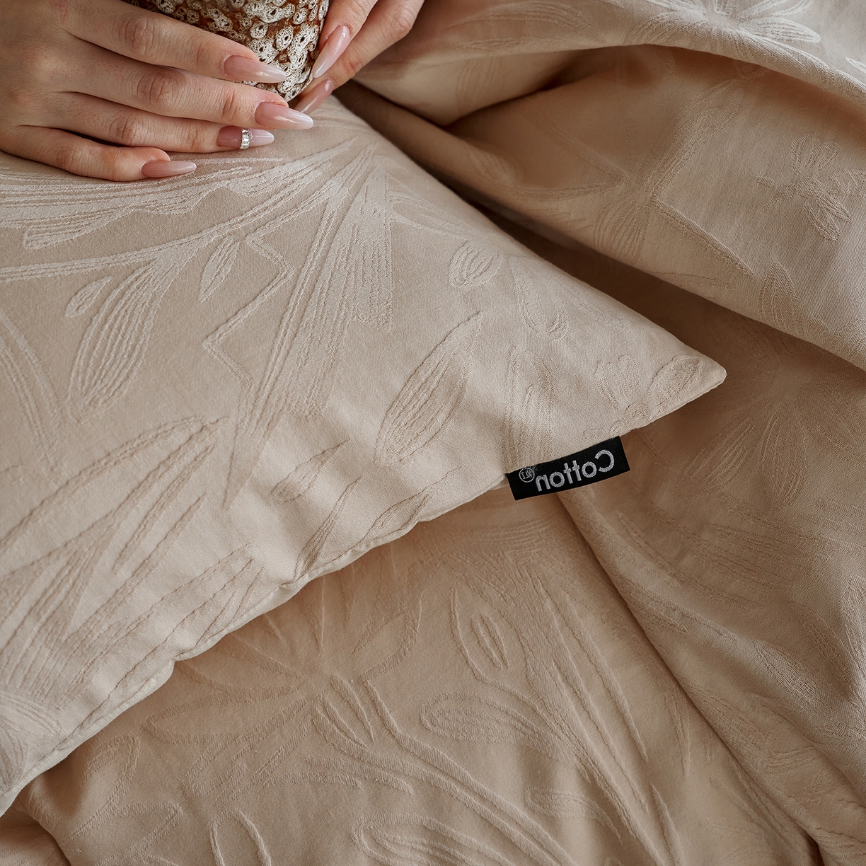 91家纺网 家纺一手货源 找家纺 小懒猪 2026新款亲肤舒适立体全棉提花四件套 秘境-米杏