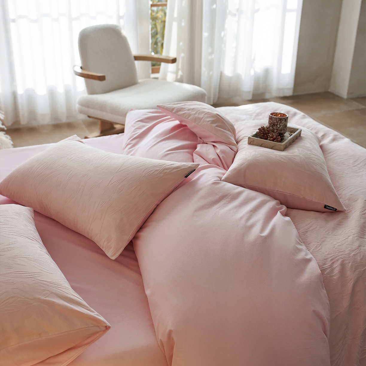 91家纺网 家纺一手货源 找家纺 小懒猪 2026新款亲肤舒适立体全棉提花四件套 秘境-唯美粉