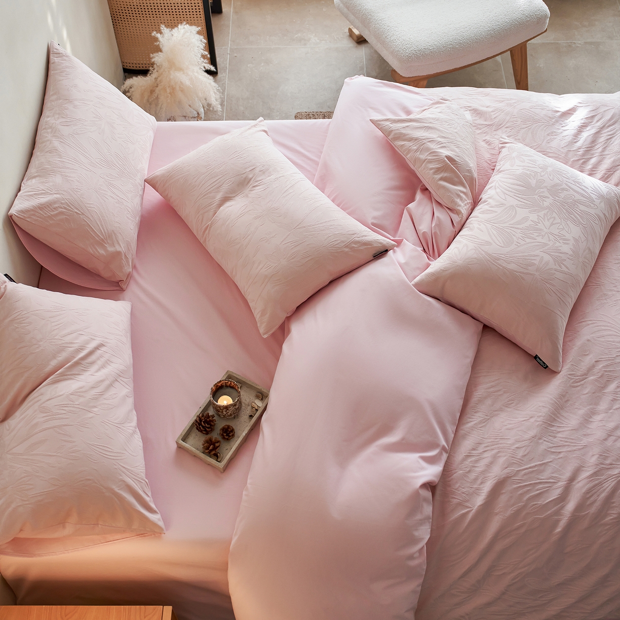 91家纺网 家纺一手货源 找家纺 小懒猪 2026新款亲肤舒适立体全棉提花四件套 秘境-唯美粉