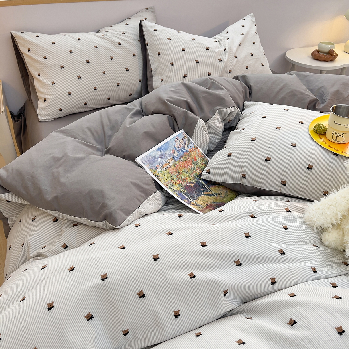 91家纺网 家纺一手货源 找家纺 （总）炫拼家纺 2026新款A类全棉60支色织提花剪花B版40支水洗棉四件套-米熊系列