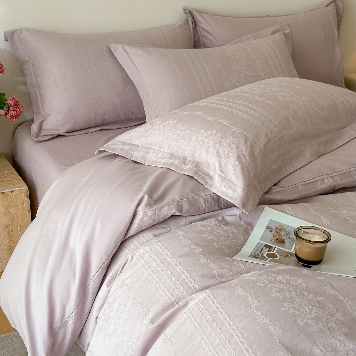 91家纺网 家纺一手货源 找家纺 格里芬家纺 2026新款全棉水洗立体浮雕提花纯棉四件套 花漾甜心-淡雅紫