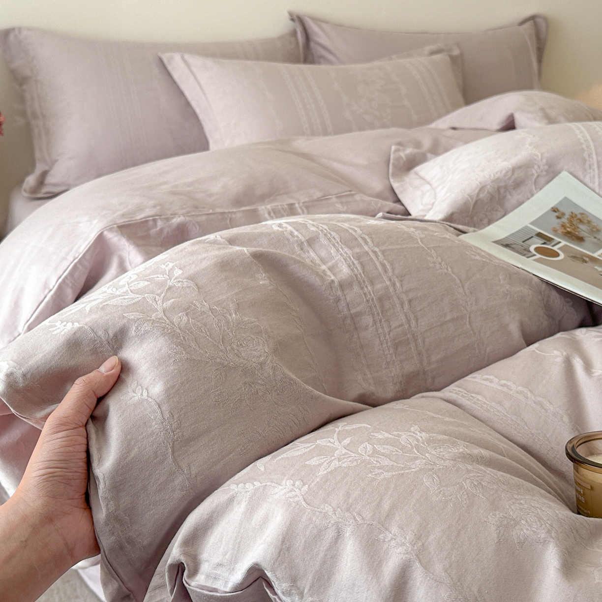 91家纺网 家纺一手货源 找家纺 格里芬家纺 2026新款全棉水洗立体浮雕提花纯棉四件套 花漾甜心-淡雅紫