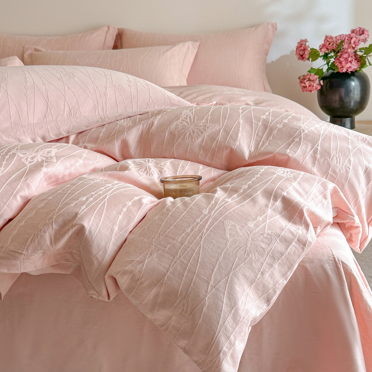 91家纺网 家纺一手货源 找家纺 格里芬家纺 2026新款全棉水洗立体浮雕提花纯棉四件套 蝶梦-唯美粉