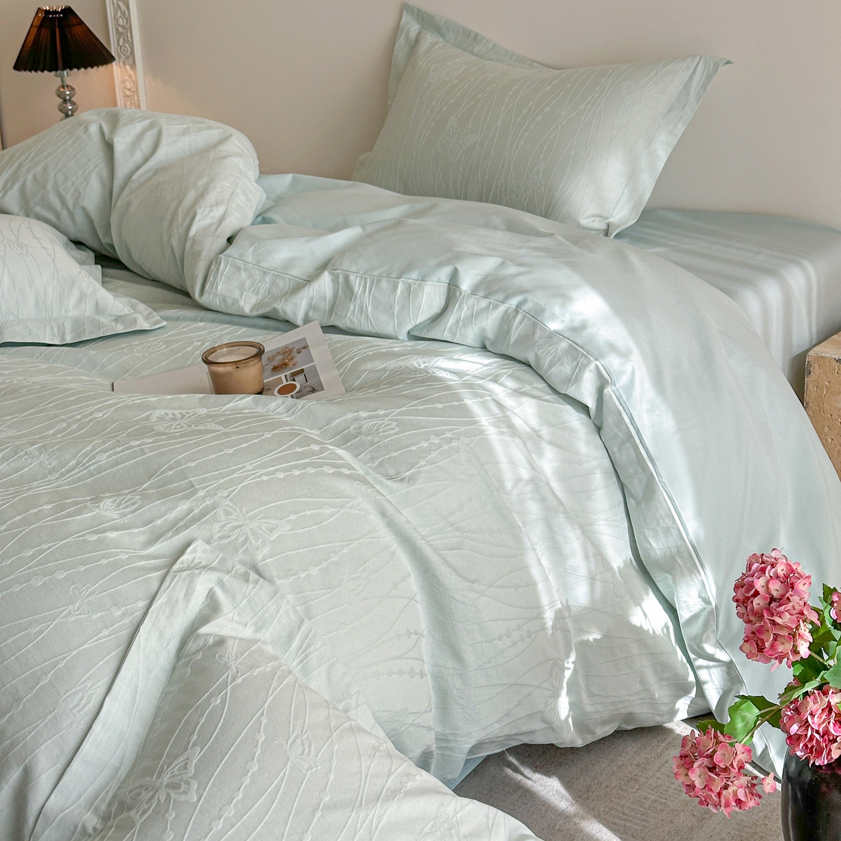 91家纺网 家纺一手货源 找家纺 格里芬家纺 2026新款全棉水洗立体浮雕提花纯棉四件套 蝶梦-湖水绿