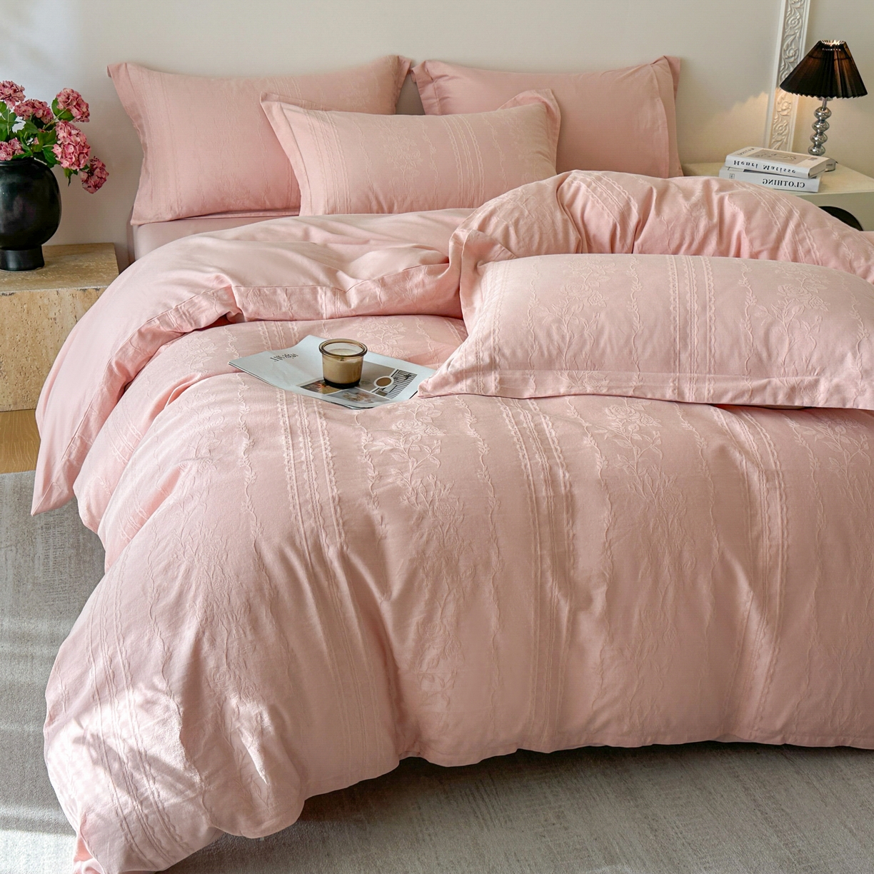 91家纺网 家纺一手货源 找家纺 格里芬家纺 2026新款全棉水洗立体浮雕提花纯棉四件套 花漾甜心-唯美粉