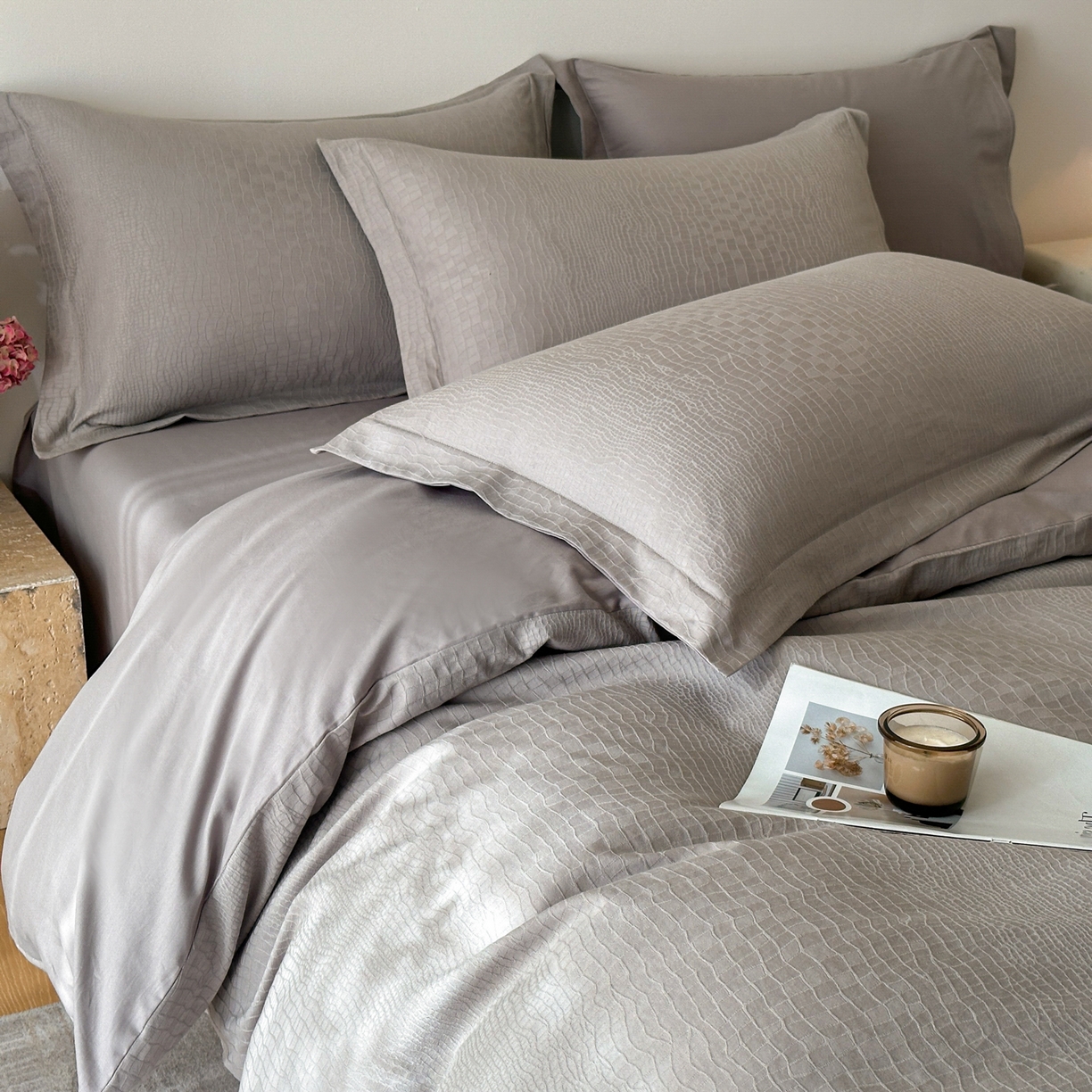 91家纺网 家纺一手货源 找家纺 格里芬家纺 2026新款全棉水洗立体浮雕提花纯棉四件套 石烁-太空灰