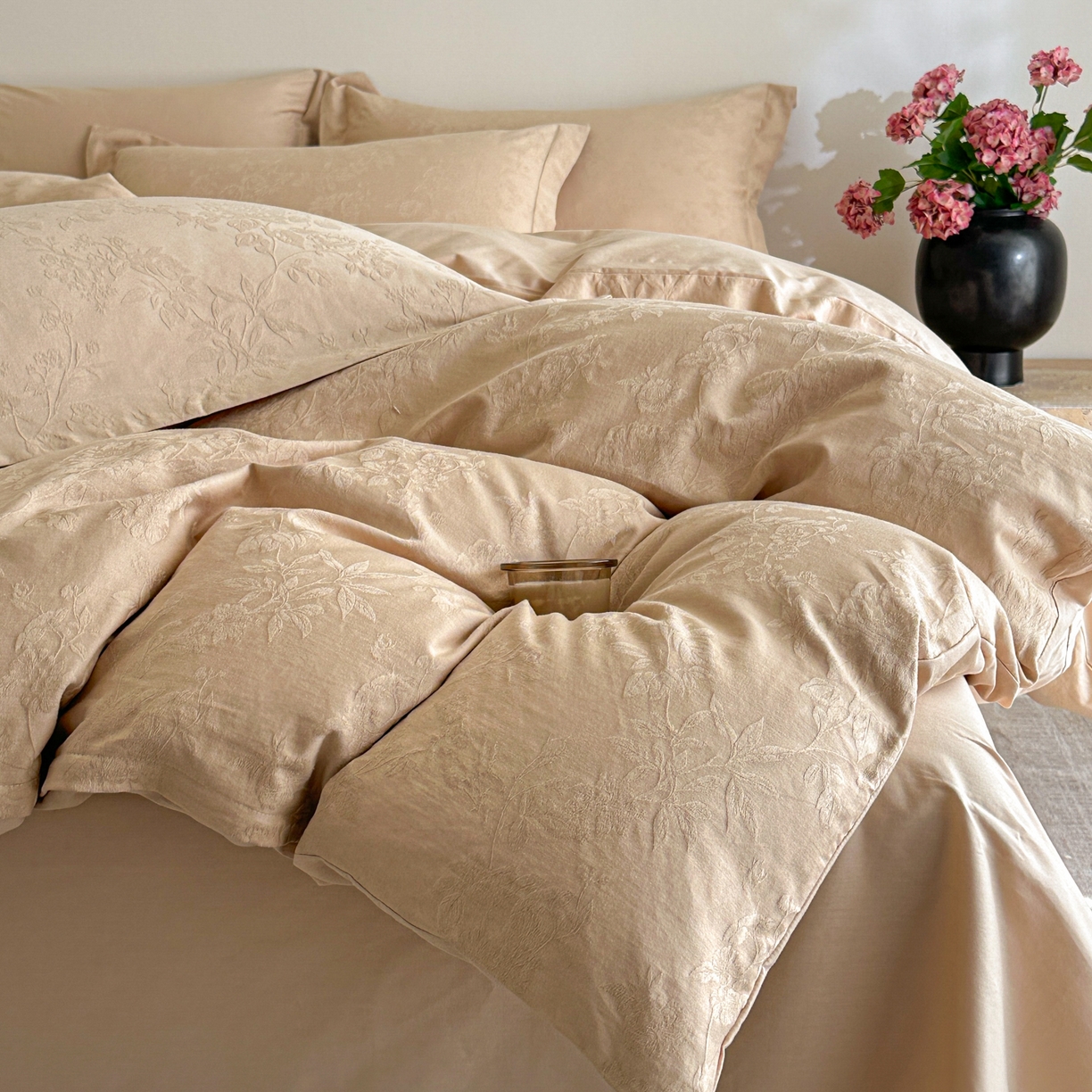 91家纺网 家纺一手货源 找家纺 格里芬家纺 2026新款全棉水洗立体浮雕提花纯棉四件套 花香韵美-米杏