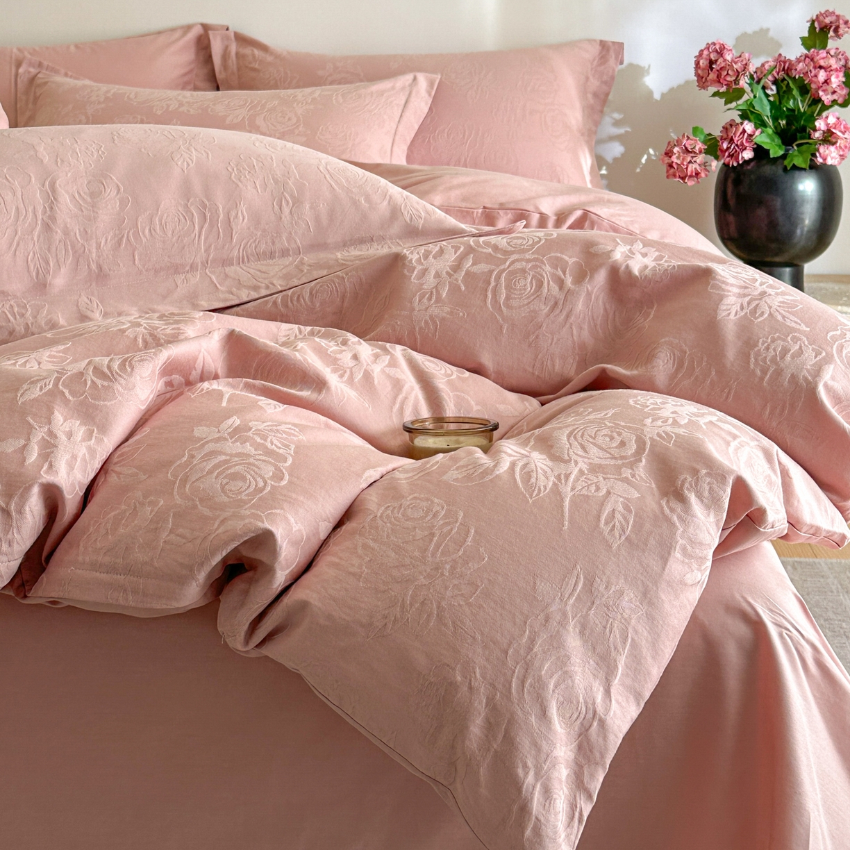91家纺网 家纺一手货源 找家纺 格里芬家纺 2026新款全棉水洗立体浮雕提花纯棉四件套 玫瑰之恋-浓粉