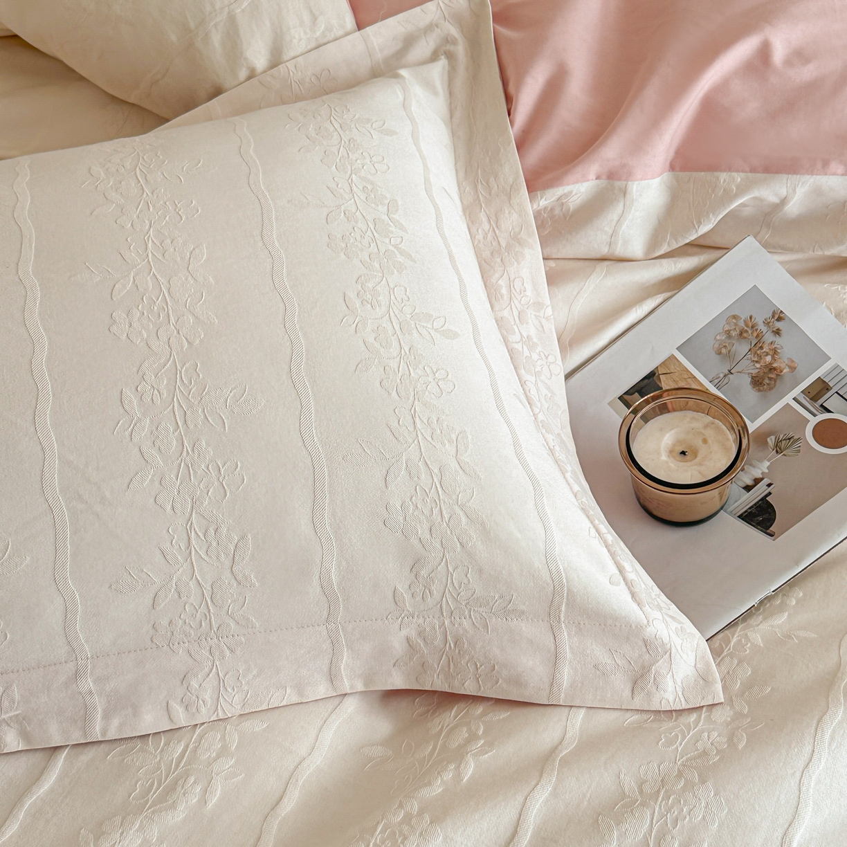 91家纺网 家纺一手货源 找家纺 格里芬家纺 2026新款全棉水洗立体浮雕提花纯棉四件套 浪漫情缘-奶昔白