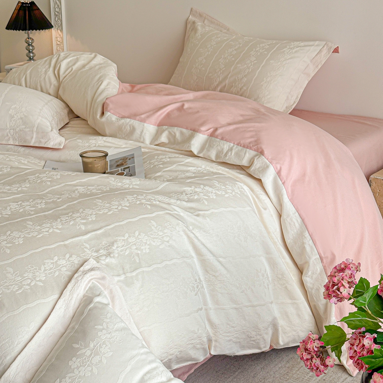 91家纺网 家纺一手货源 找家纺 格里芬家纺 2026新款全棉水洗立体浮雕提花纯棉四件套 浪漫情缘-奶昔白