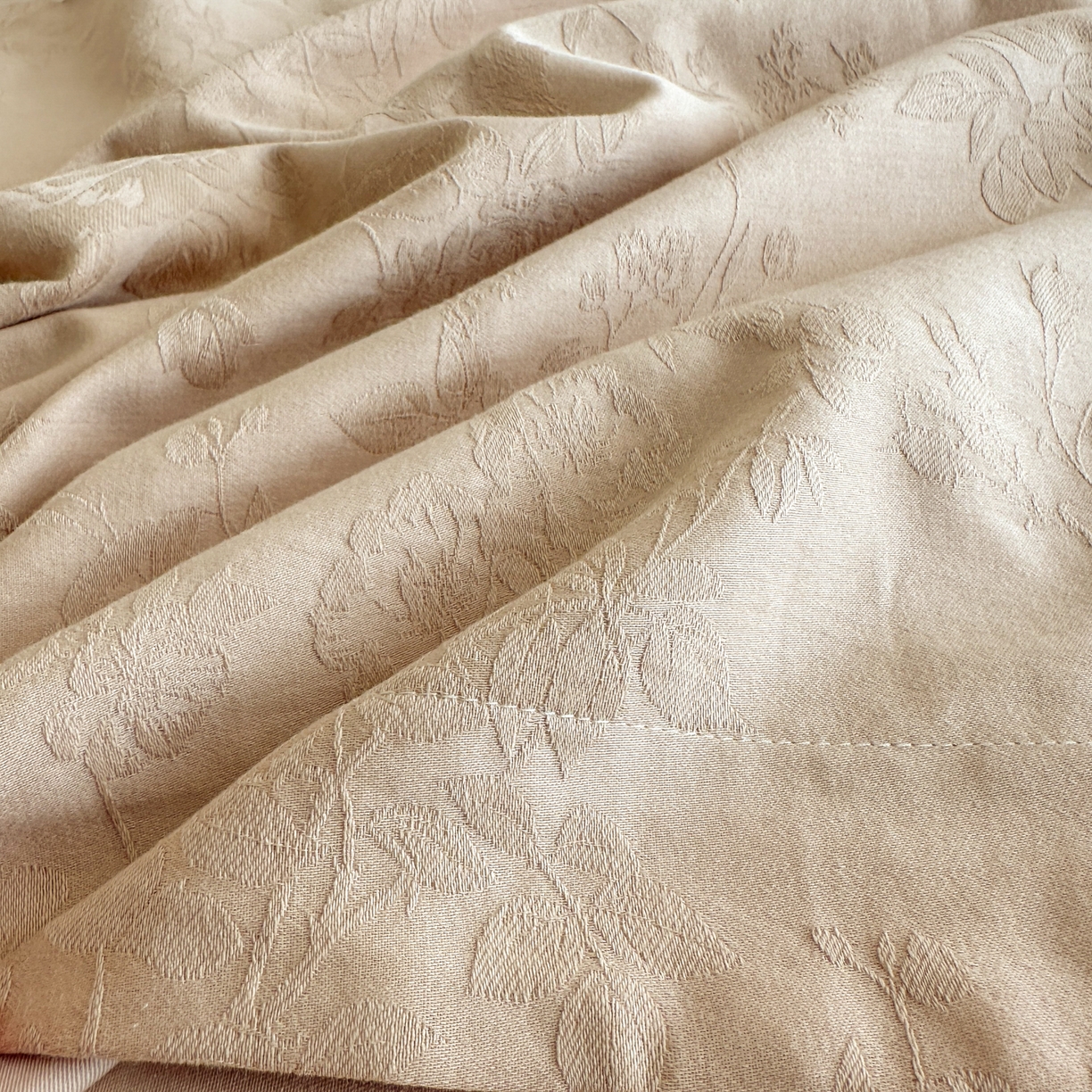 91家纺网 家纺一手货源 找家纺 格里芬家纺 2026新款全棉水洗立体浮雕提花纯棉四件套 花香韵美-米杏