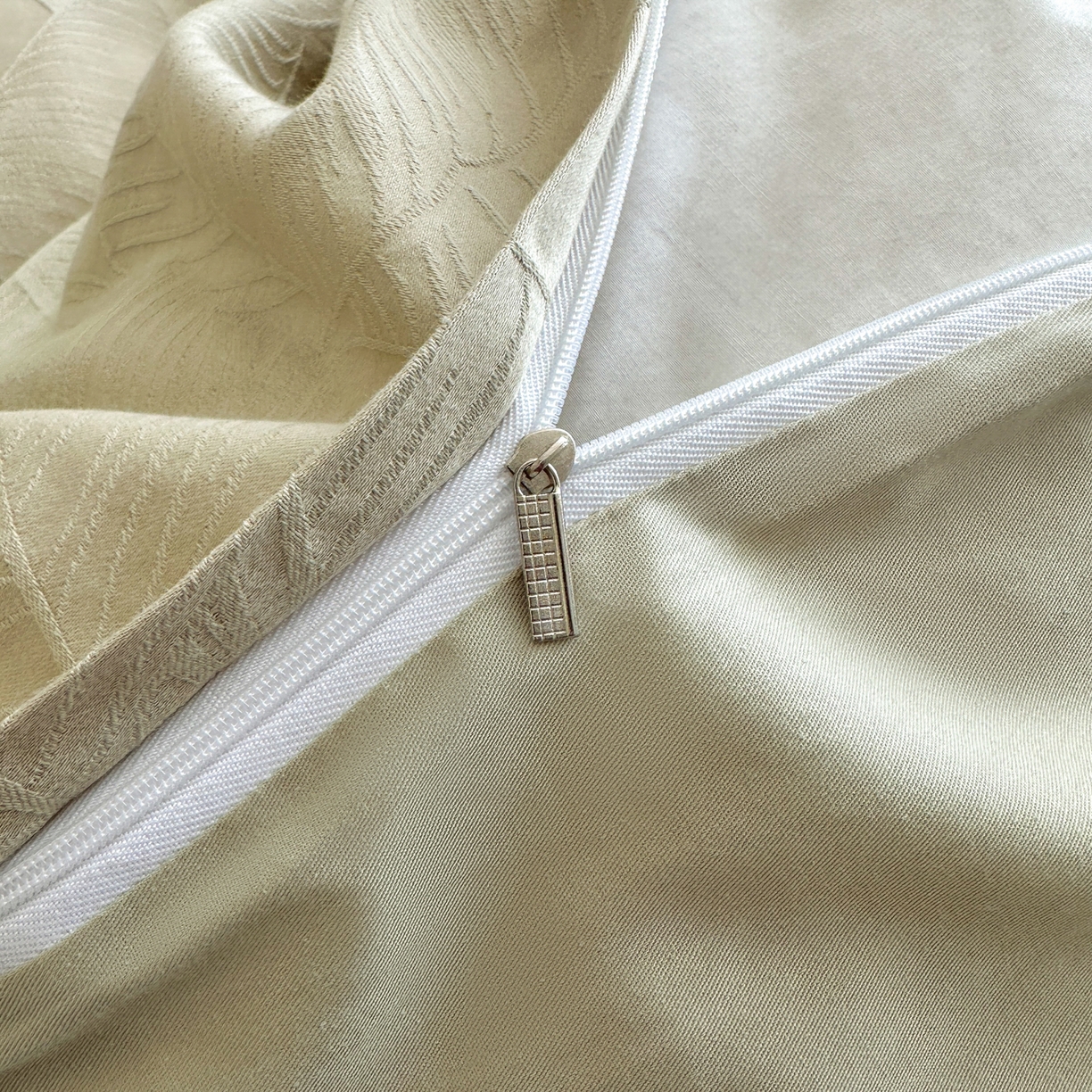 91家纺网 家纺一手货源 找家纺 格里芬家纺 2026新款全棉水洗立体浮雕提花纯棉四件套 焦野-奶绿