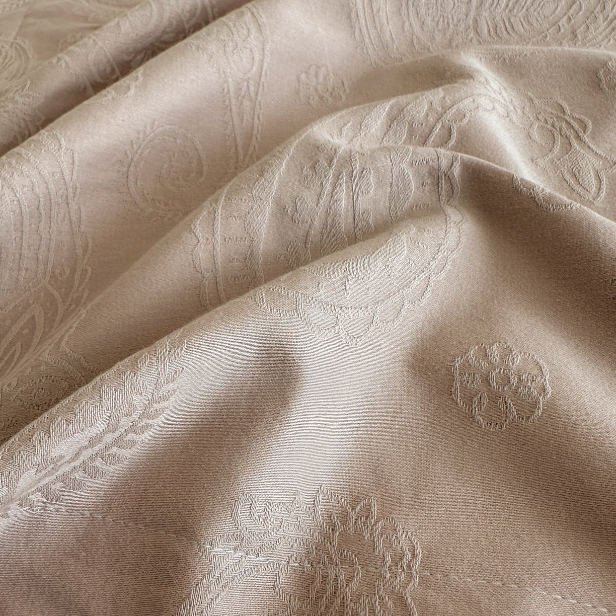 91家纺网 家纺一手货源 找家纺 格里芬家纺 2026新款全棉水洗立体浮雕提花纯棉四件套 腰果素绘-金属灰