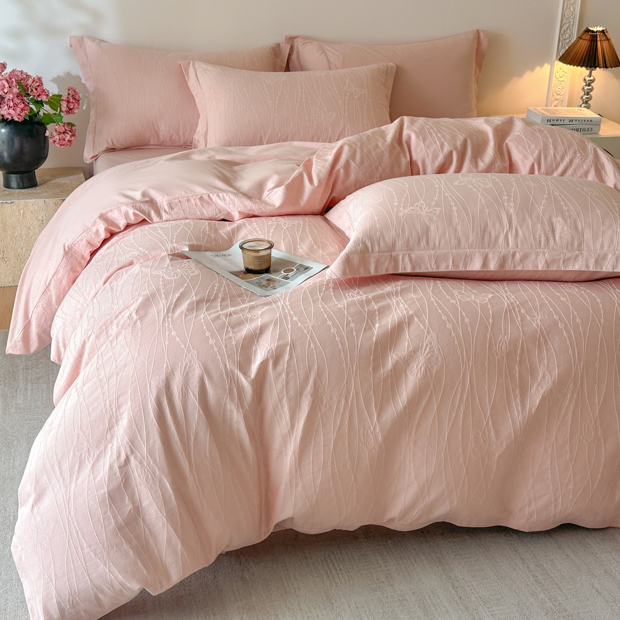 91家纺网 家纺一手货源 找家纺 格里芬家纺 2026新款全棉水洗立体浮雕提花纯棉四件套 蝶梦-唯美粉