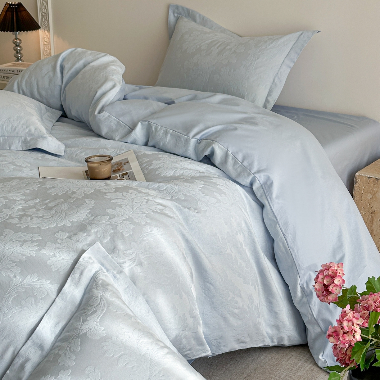 91家纺网 家纺一手货源 找家纺 格里芬家纺 2026新款全棉水洗立体浮雕提花纯棉四件套 柔风香草-云水蓝