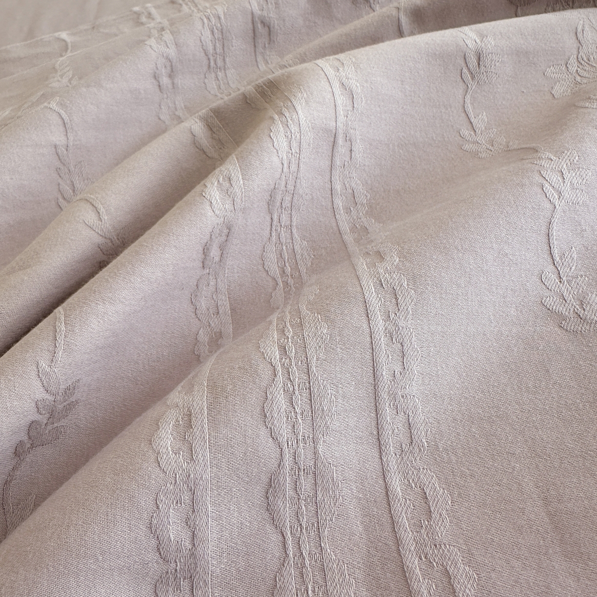 91家纺网 家纺一手货源 找家纺 格里芬家纺 2026新款全棉水洗立体浮雕提花纯棉四件套 花漾甜心-淡雅紫