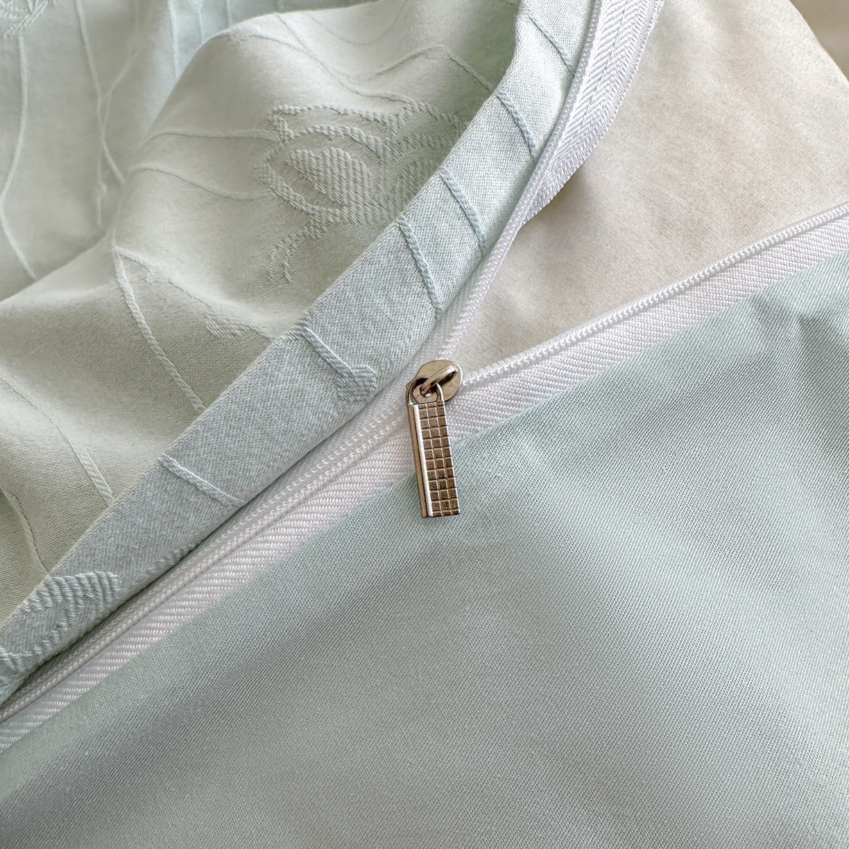 91家纺网 家纺一手货源 找家纺 格里芬家纺 2026新款全棉水洗立体浮雕提花纯棉四件套 蝶梦-湖水绿