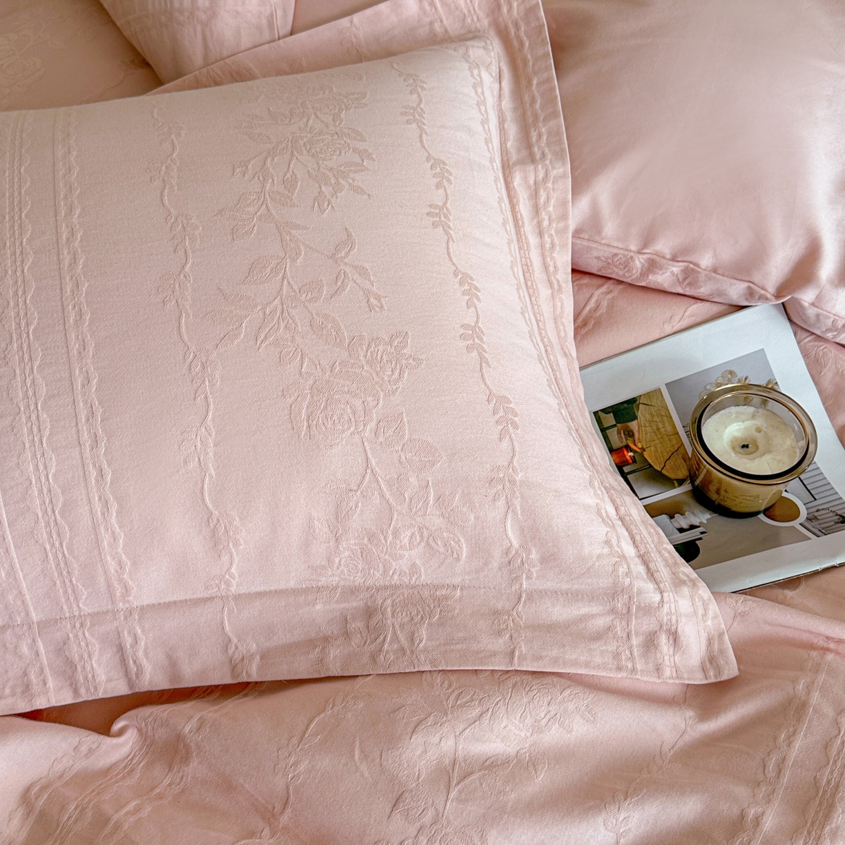 91家纺网 家纺一手货源 找家纺 格里芬家纺 2026新款全棉水洗立体浮雕提花纯棉四件套 花漾甜心-唯美粉