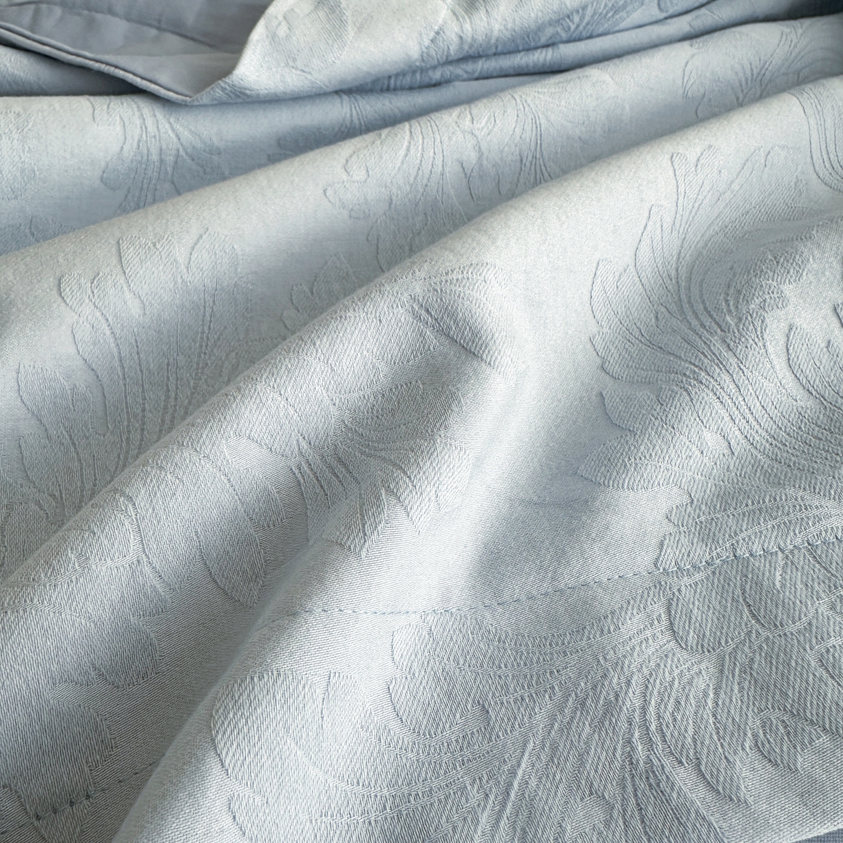 91家纺网 家纺一手货源 找家纺 格里芬家纺 2026新款全棉水洗立体浮雕提花纯棉四件套 柔风香草-云水蓝