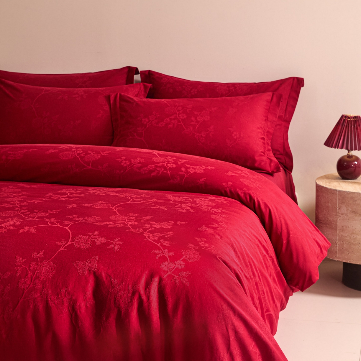 91家纺网 家纺一手货源 找家纺 （总）格里芬家纺 2026新款全棉水洗立体浮雕提花大红婚庆四件套