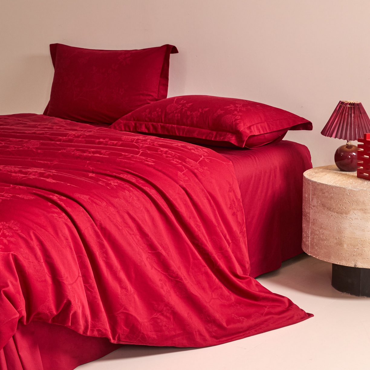 91家纺网 家纺一手货源 找家纺 （总）格里芬家纺 2026新款全棉水洗立体浮雕提花大红婚庆四件套