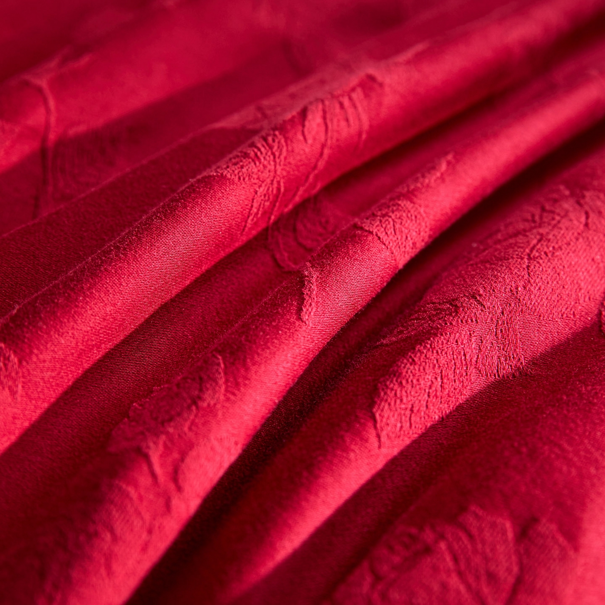 91家纺网 家纺一手货源 找家纺 格里芬家纺 2026新款全棉水洗立体浮雕提花大红婚庆四件套 岁月留声-大红