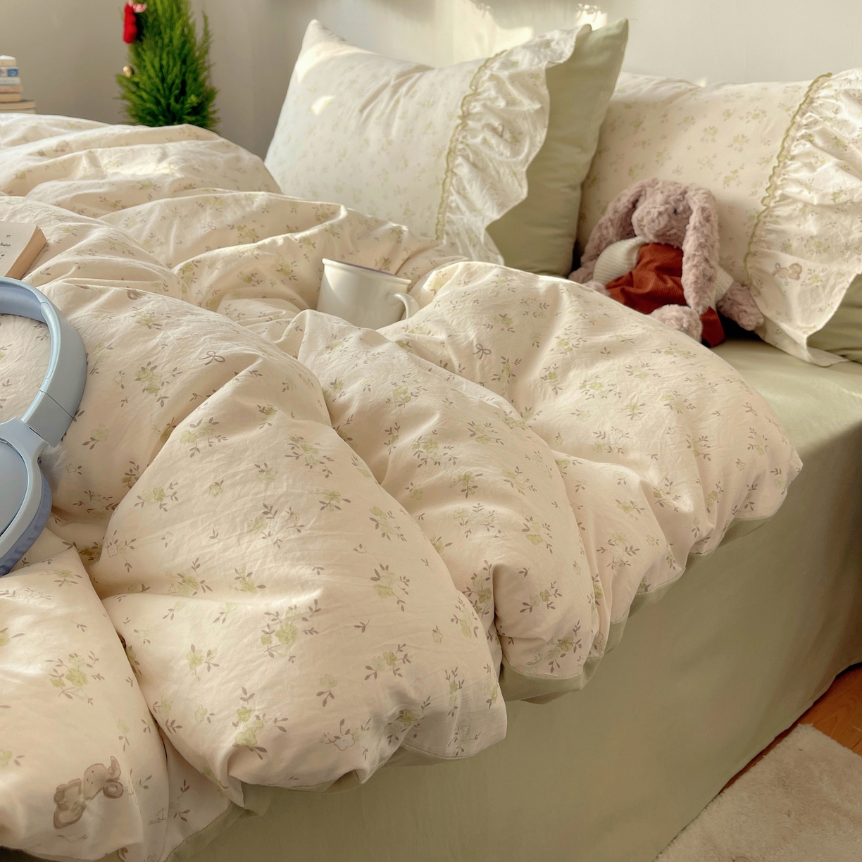 91家纺网 家纺一手货源 找家纺 娜娜 2026新款A类云朵锦花边四件套 小雏菊-浅绿