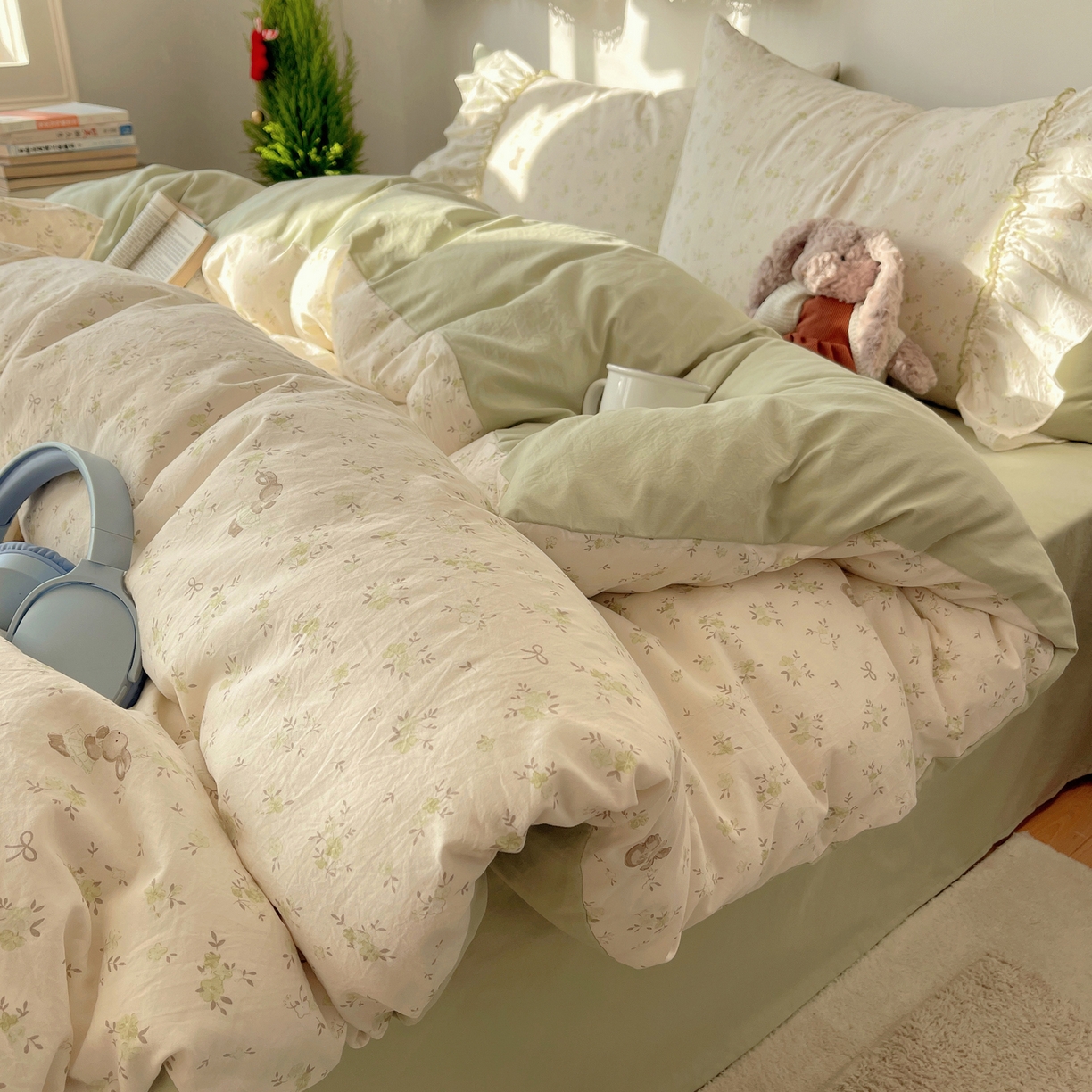 91家纺网 家纺一手货源 找家纺 娜娜 2026新款A类云朵锦花边四件套 小雏菊-浅绿