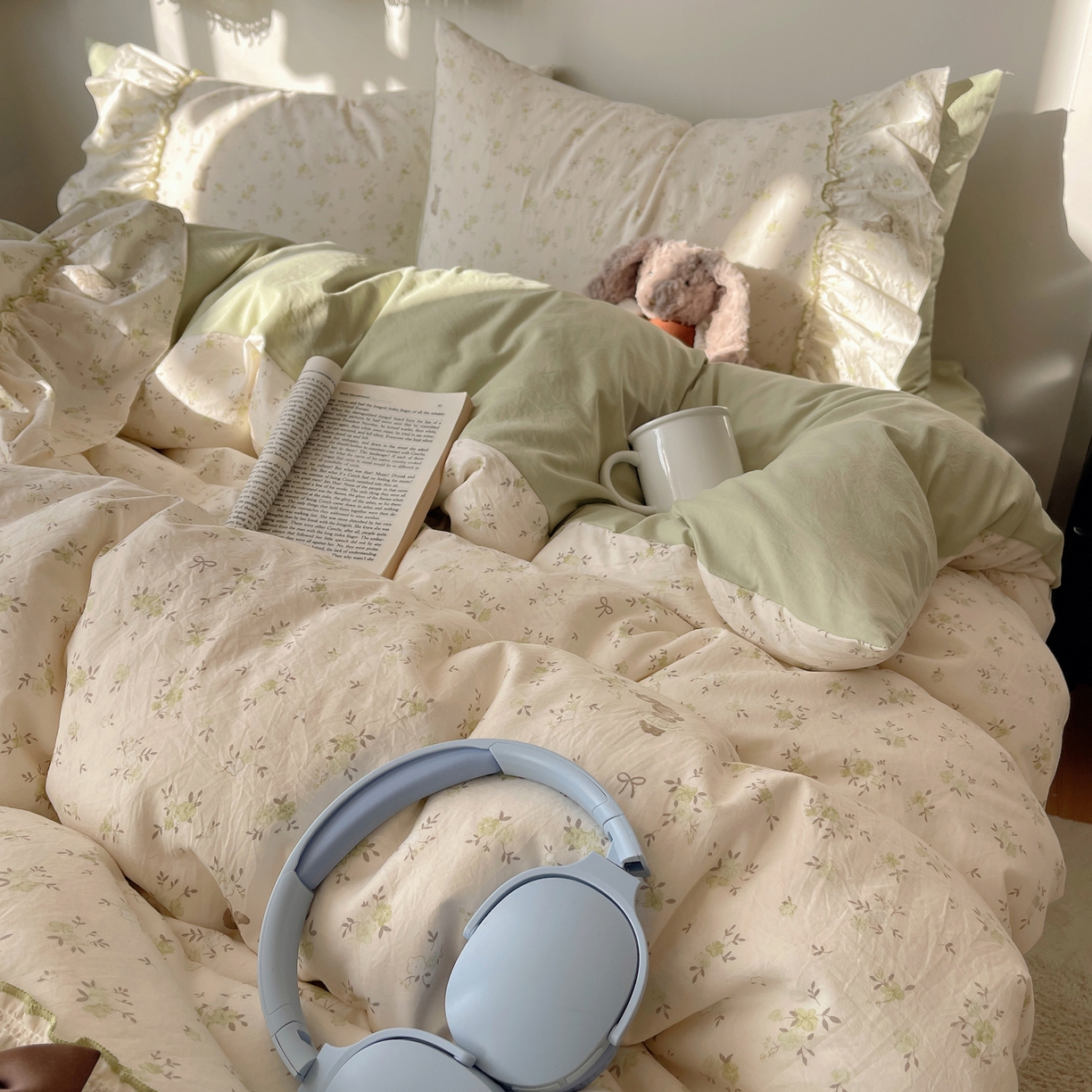 91家纺网 家纺一手货源 找家纺 娜娜 2026新款A类云朵锦花边四件套 小雏菊-浅绿