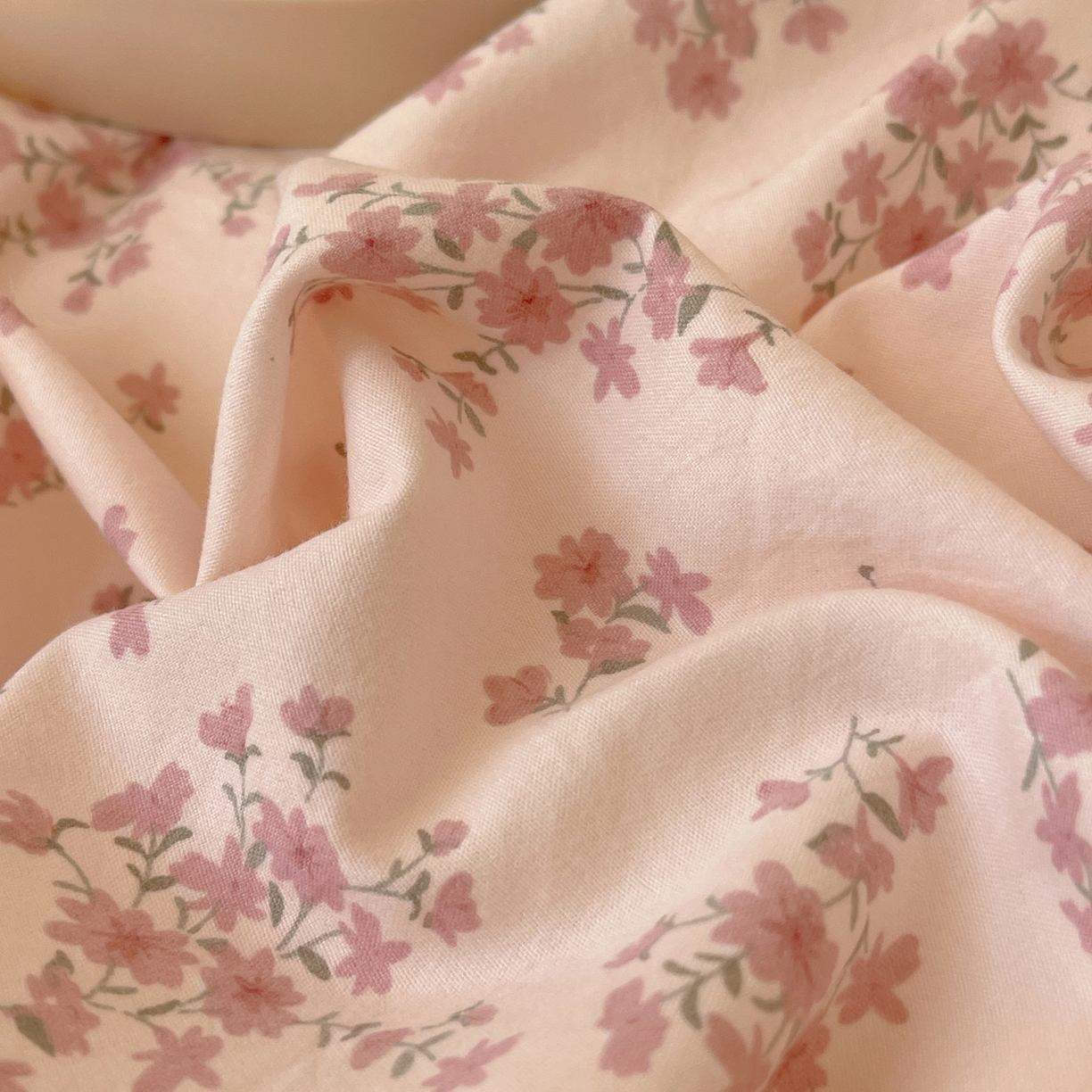 91家纺网 家纺一手货源 找家纺 娜娜 2026新款A类云朵锦花边四件套 樱花粉