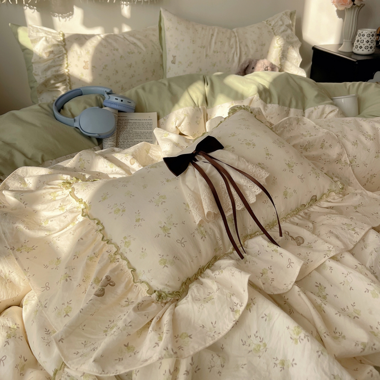 91家纺网 家纺一手货源 找家纺 娜娜 2026新款A类云朵锦花边四件套 小雏菊-浅绿